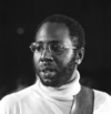 https://upload.wikimedia.org/wikipedia/commons/thumb/9/9f/Curtis_Mayfield.png/100px-Curtis_Mayfield.png